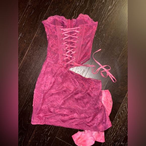 Outcast Jasmina Mini Dress J’Adore in Pink - Picture 4 of 5